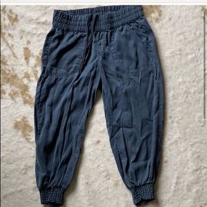 Like New Size 6 Athleta Navy Tencel Joggers
